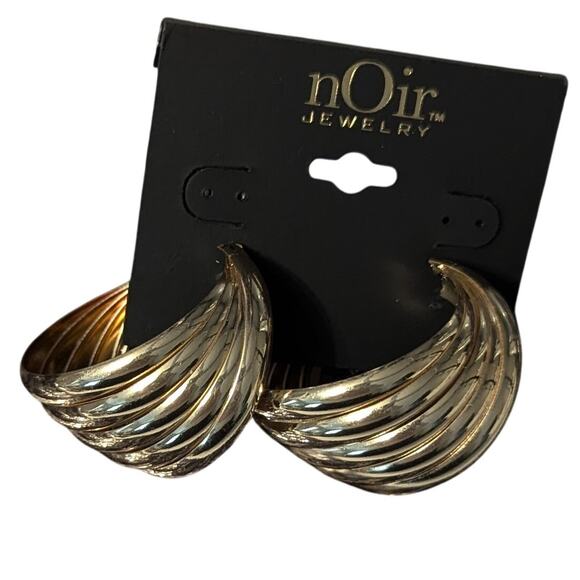 Gold Toned Chunky Rippled Hoop Earrings - Picture 1 of 8